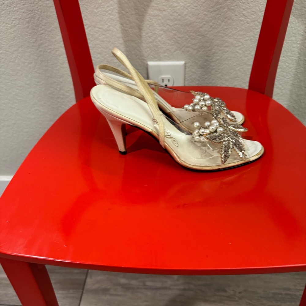 Kushins Amano clear crystal/pearl slingback heels - Picture 2 of 5